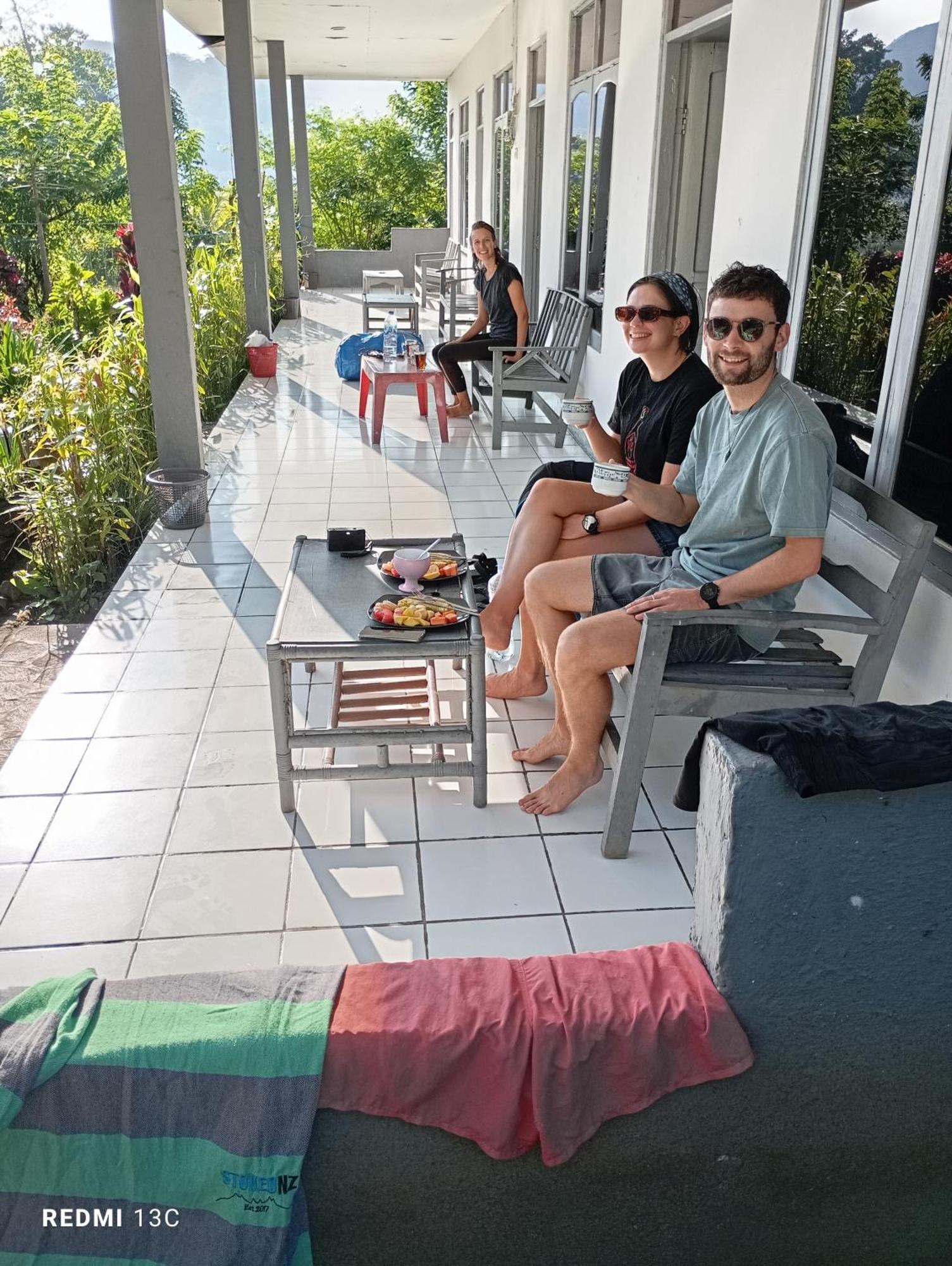 Hidayah Homestay Kelimutu Buitenkant foto